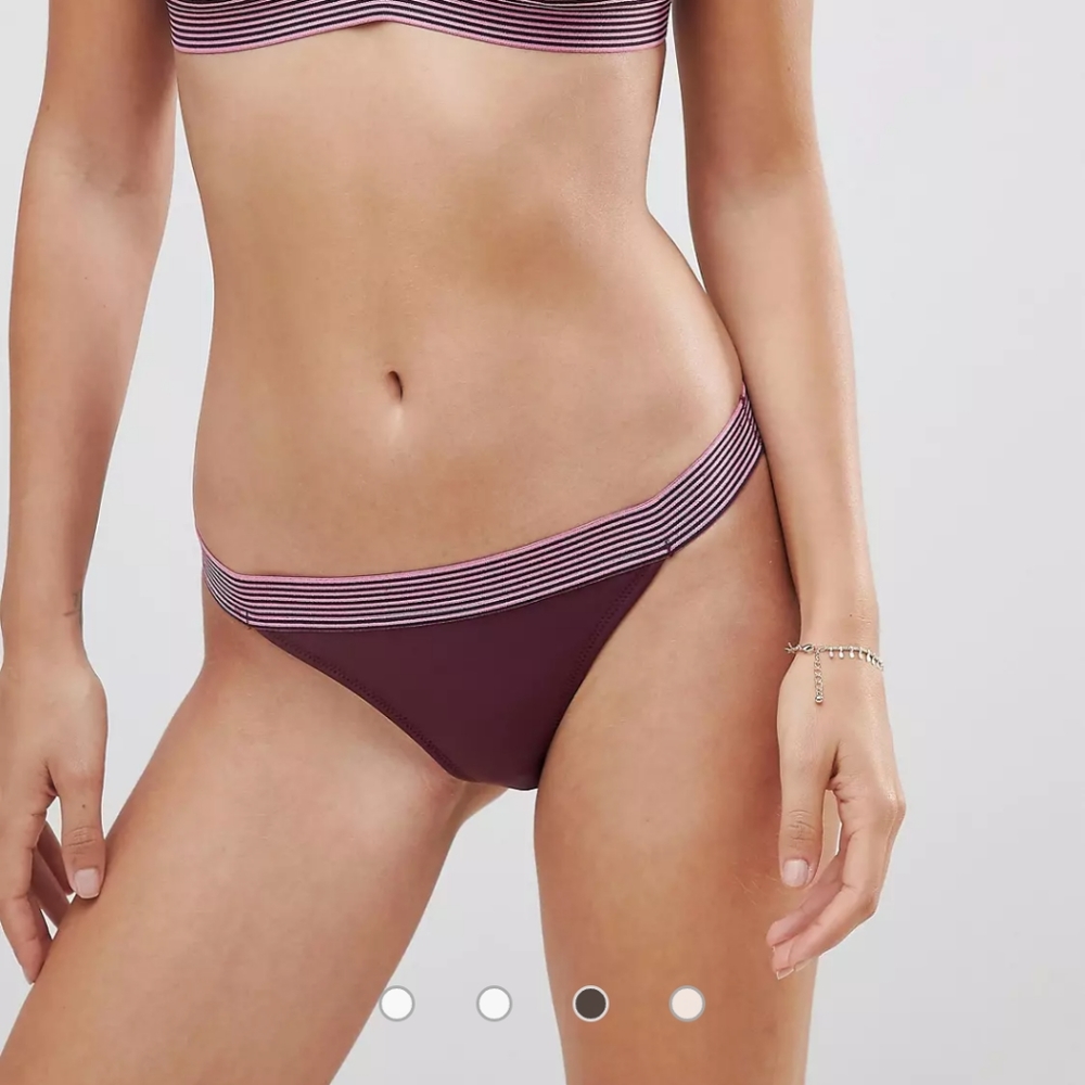 Purple cheeky Bikini 👙 Bottom size Medium